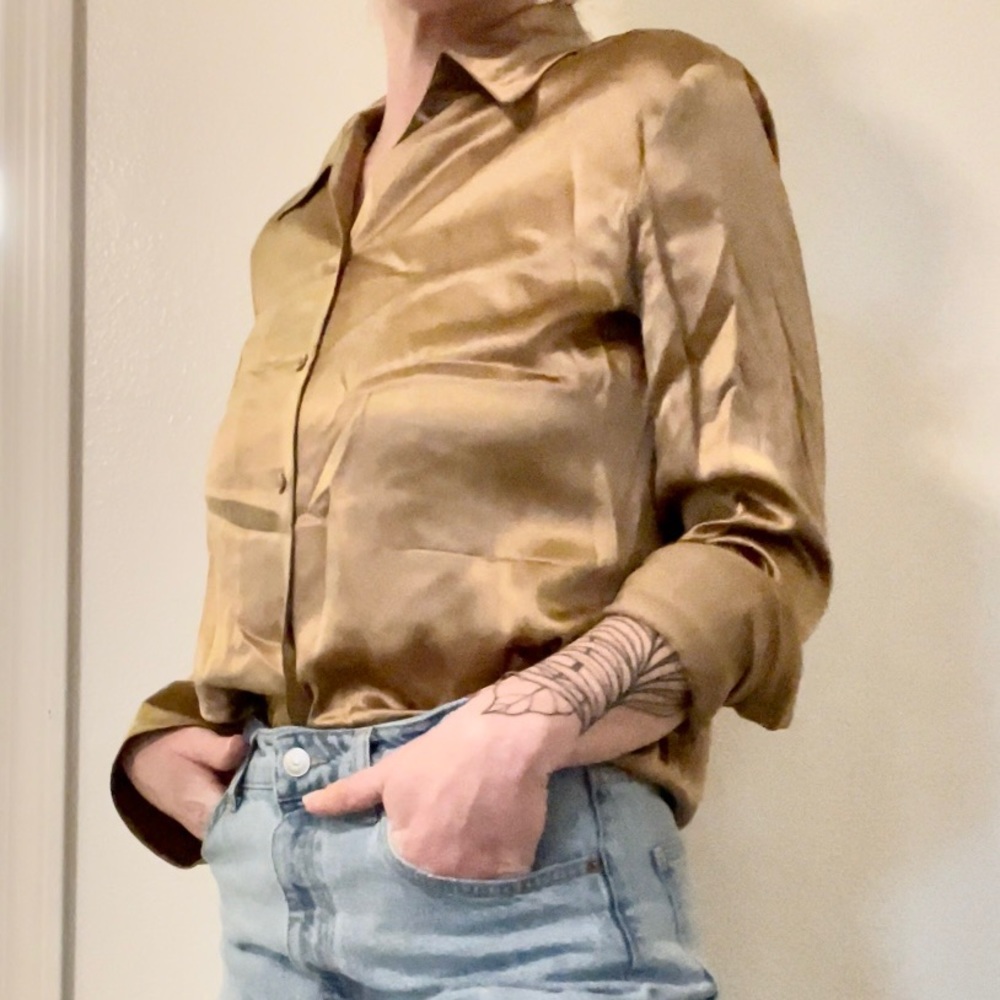 Vintage satin button up